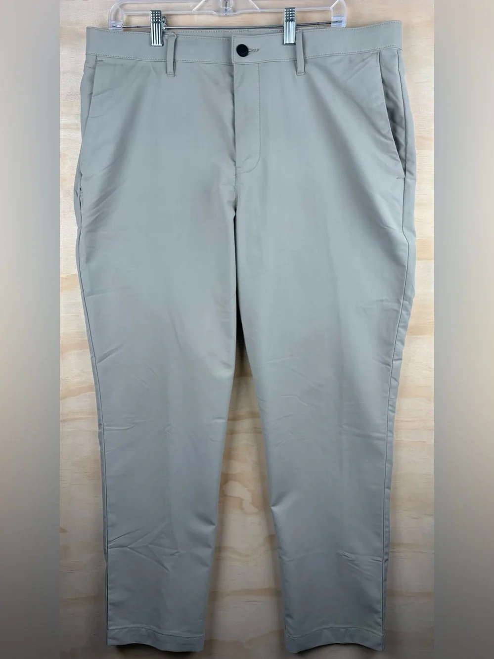 BANANA REPUBLIC BR STANDARD Performance Beige Tan Chino Golf Pants Size 36 x 29